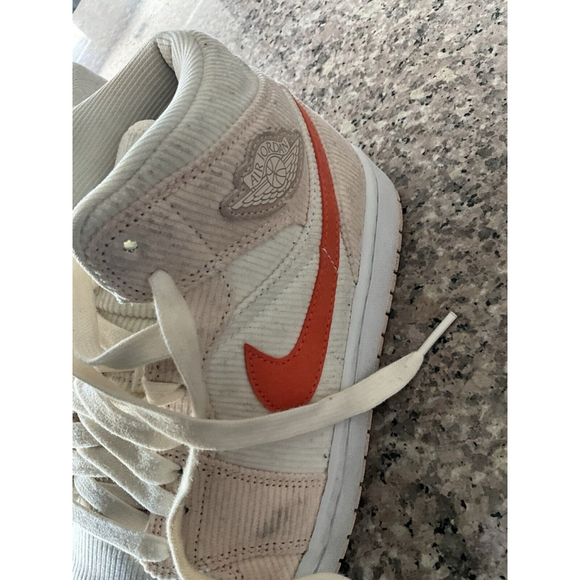 Nike Air Jordan 1 Mid SE Corduroy DA8009-108 Women Size 8.5 - Picture 2 of 12